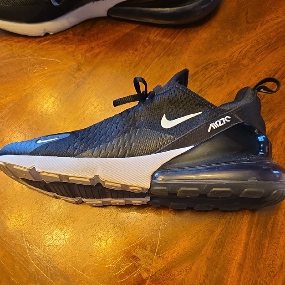 Nike Air Max 270 Black and White Sneakers Size 11 Used But Good Condition - Picture 6 of 10